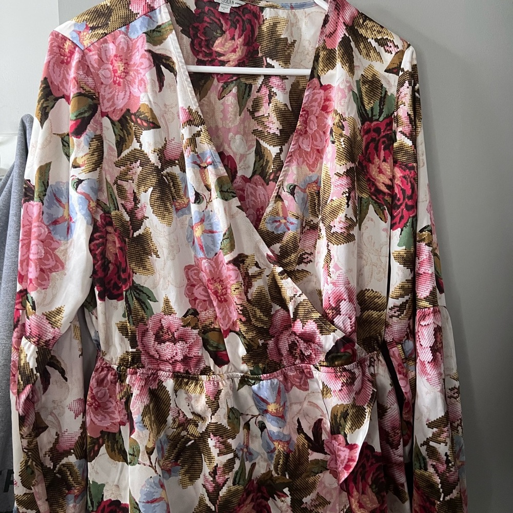 Guess Top